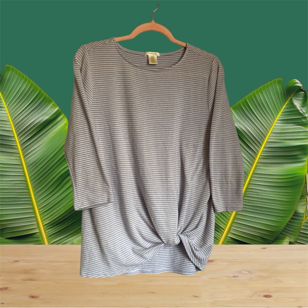 Matty blusa m Striped Gray Knot-Front Top
